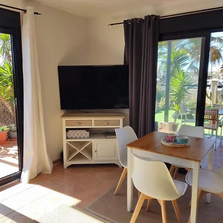 Villa Coco - 3 Bedrooms & Stunning Sea Views *