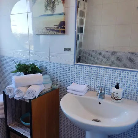 Villa Coco - 3 Bedrooms & Stunning Sea Views *